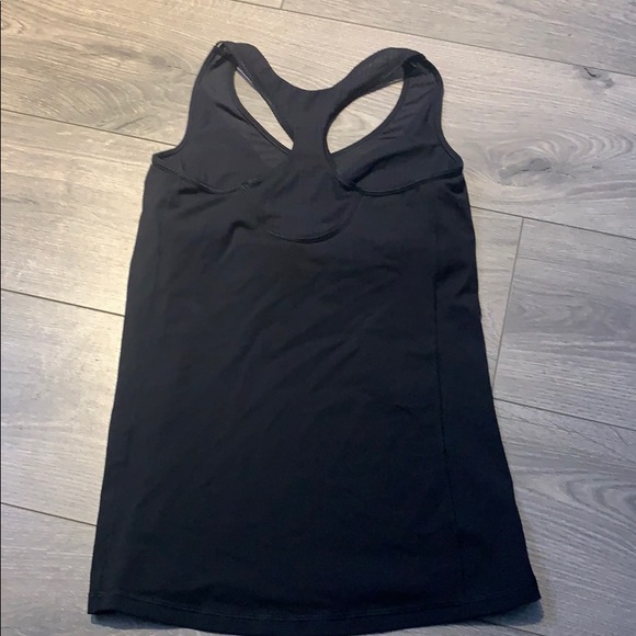 Lululemon tank - Picture 1 of 3